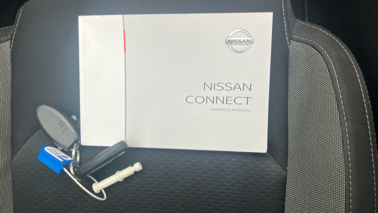 Nissan Qashqai 1.3 DiG-T N-Connecta 5dr Petrol Hatchback